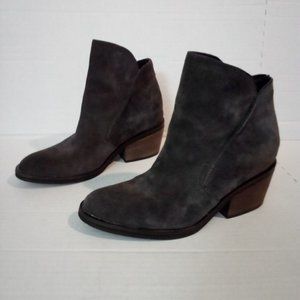 Women's Dolce Vita Ankle Boots Size 7 Suede Leather Gray Shoes Slip On Cowboy